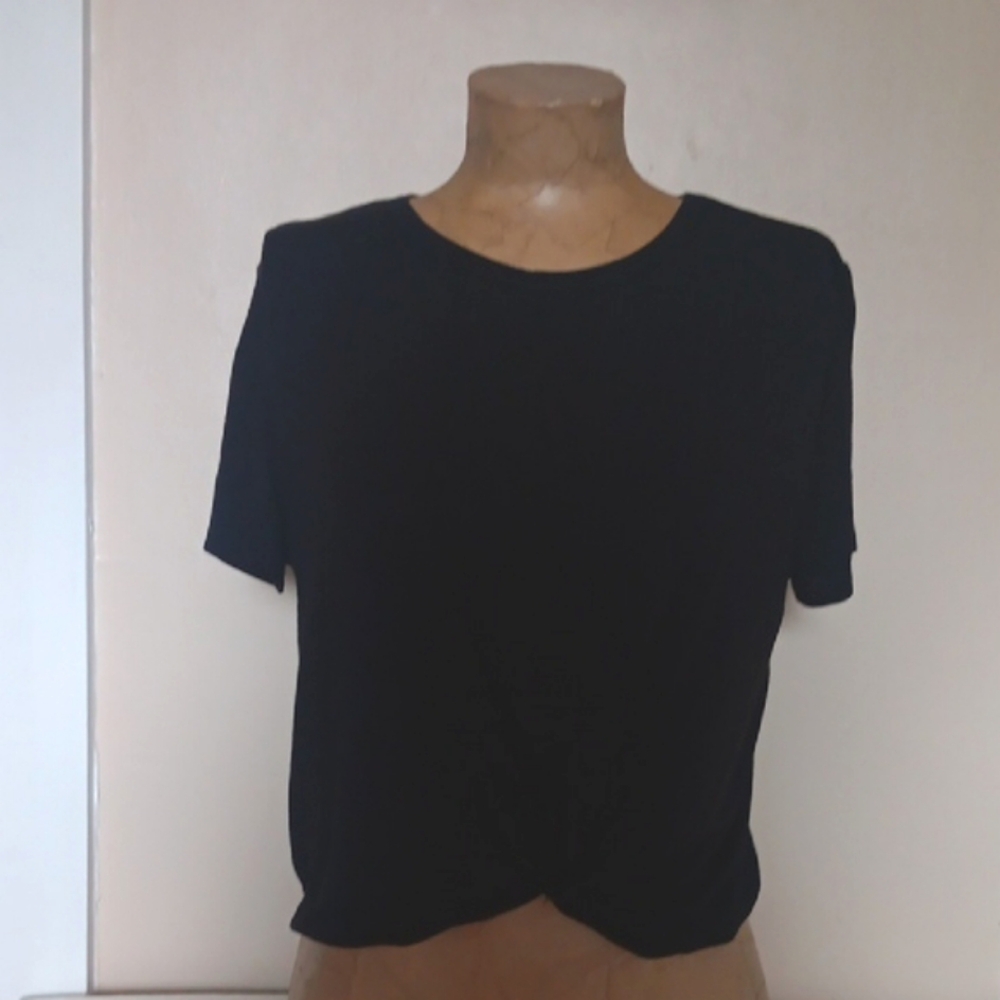 Aqua Black Crop Fitted Short Sleeve Tee With Twisted Front